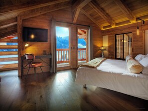 5 chambres, fer et planche à repasser, Wi-Fi, draps fournis