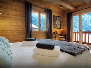 5 bedrooms, iron/ironing board, WiFi, bed sheets - Chalet Stellaone - French Alps base for 12, spa & views - OVO Network (La Clusaz)