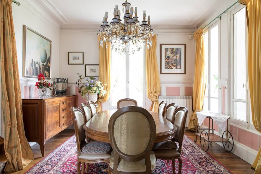 Superb mansion house in millstone