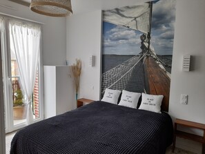 2 bedrooms, iron/ironing board, free WiFi