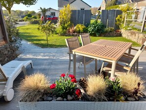 تناول الطعام بالخارج