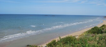 Pte HOUSE / private PARKING- TERRACE / SEA 300 meters away- LANDING BEACHES