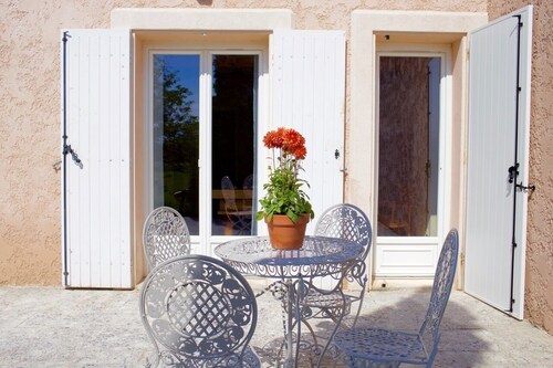 Les Murmures du Temps Klimatisierte Villa mit 3 Schlafzimmern in Carpentras mit Pool