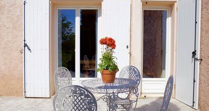 Les Murmures du Temps Klimatisierte Villa mit 3 Schlafzimmern in Carpentras mit Pool