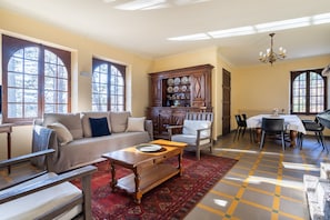 Smart TV, fireplace, foosball, table tennis