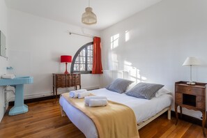 4 soverom, strykejern/-brett, wi-fi (inkludert) og rullestolvennlig