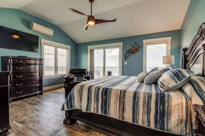 5 bedrooms, desk, iron/ironing board, free WiFi