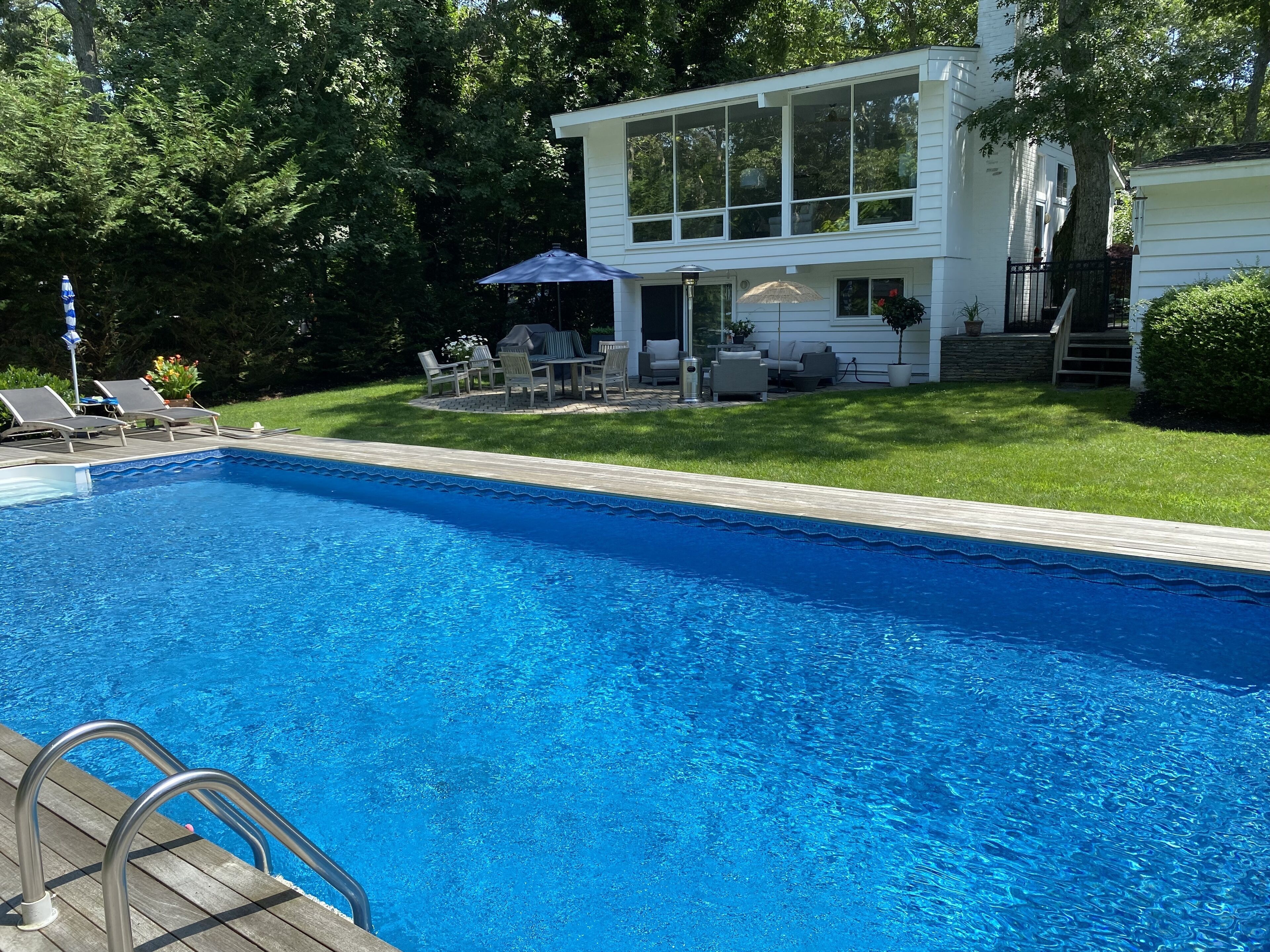 Great Location Heated Salt Water Pool Walk to Village 