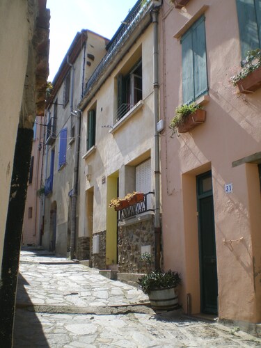 Nice apartment, near beach, suburb area. 53 m2. 2 bedrooms. Sleeps 4.