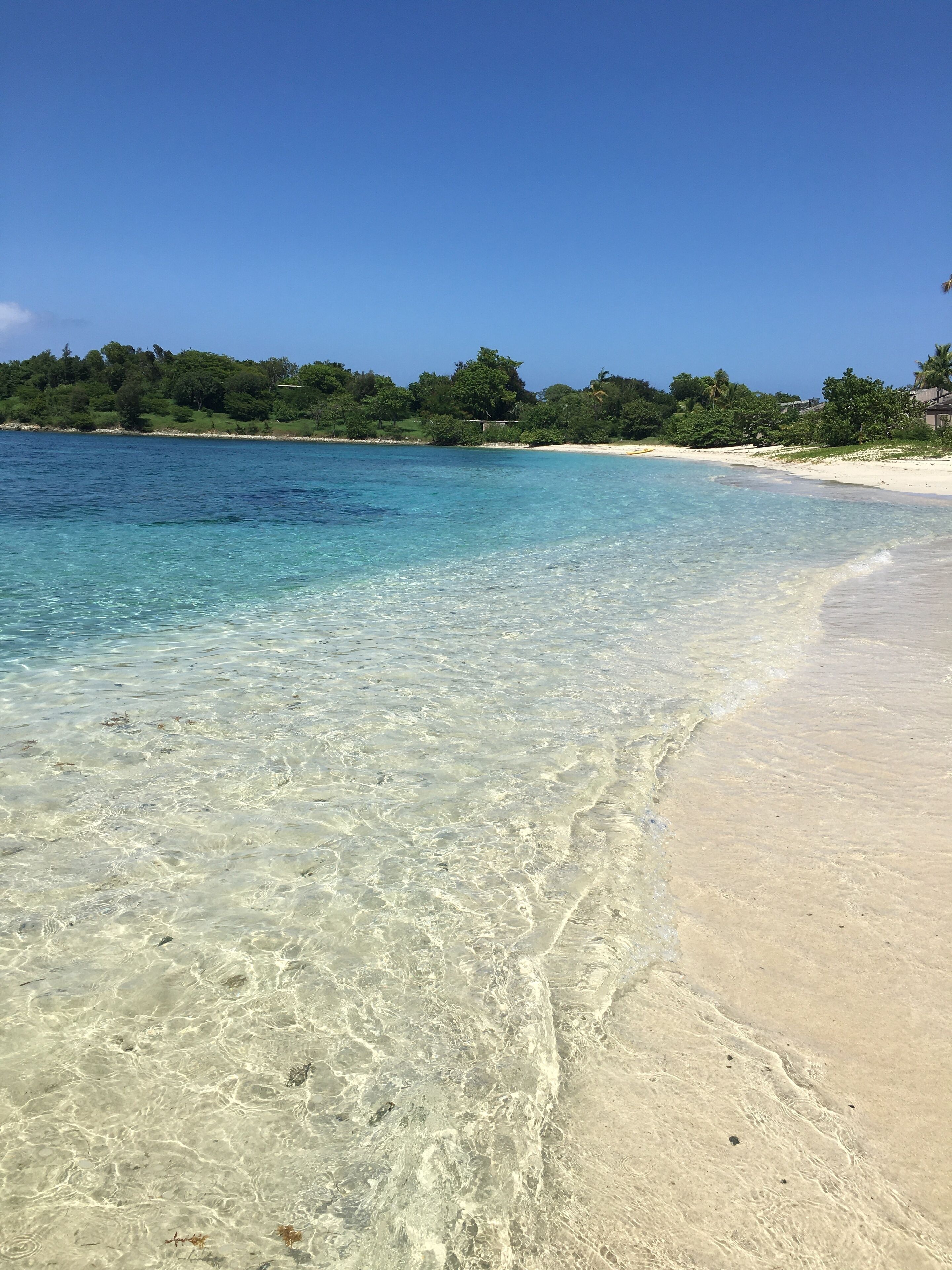 Ligstoelen aan het strand, strandlakens