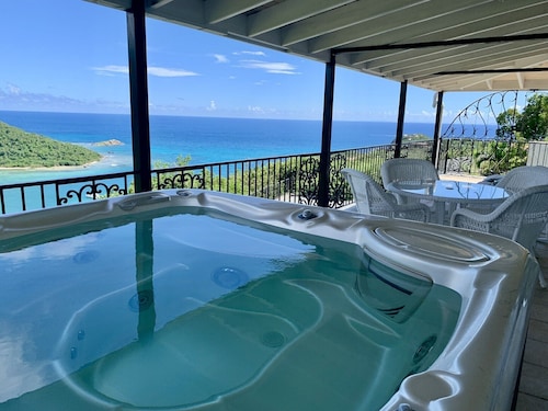 Spectacular Breezes, Gorgeous Views, and Hot Tub!!