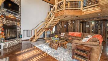 Smart TV, fireplace, ping pong, books
