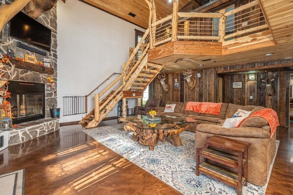 Smart TV, fireplace, ping pong, books