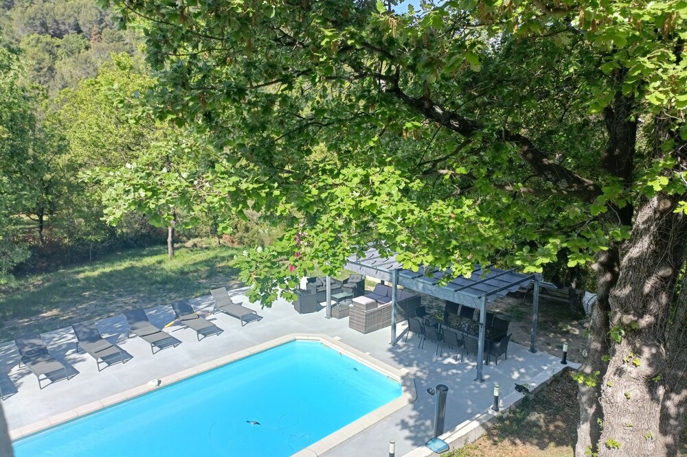 Villa 250 M2 between sea and mountain 7100 M2 calm and nature at the rendezvous 10 p