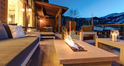 SPECTACULAR LUXURY SKI-IN / OUT HOME W/ SHUTTLE SVC. AMAZING SUMMER VIEWS.