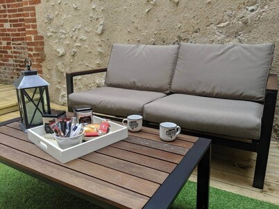 Apartment with private courtyard in the center of Blois