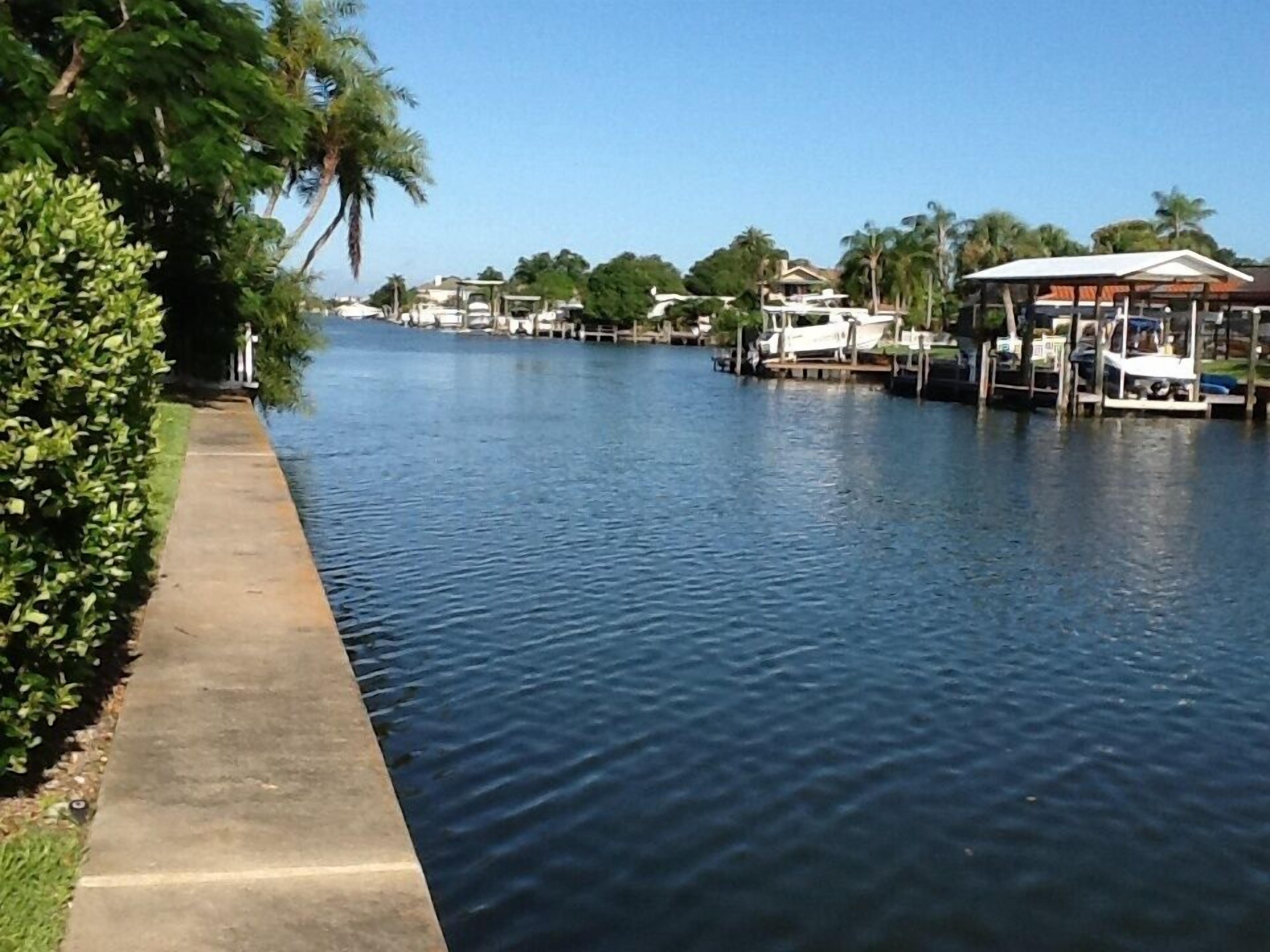 Music On The Sea ~waterfront Home~private Pool~ Minutes to Beach