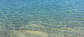 Pretty beach house vain muutaman askeleen päässä laguunista