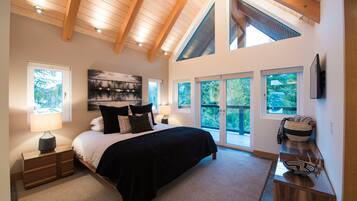 4 Schlafzimmer, Schreibtisch, BĂŒgeleisen/BĂŒgelbrett, kostenloses WLAN