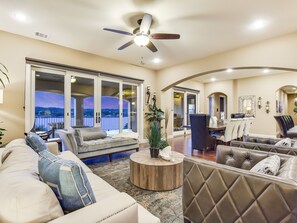 Interior - Waterfront on Lake Travis w/ a large Game Room and dock for fishing and boating! (Lago Vista)