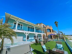 Outdoor dining - Prime Waterfront Home on Sail Bay! (San Diego)