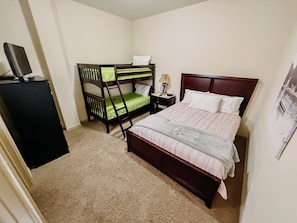 3 bedrooms, iron/ironing board, free WiFi, bed sheets