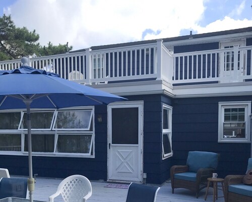Cape Cod in LEHYC District, Close to Bay Village, Sleeps 14