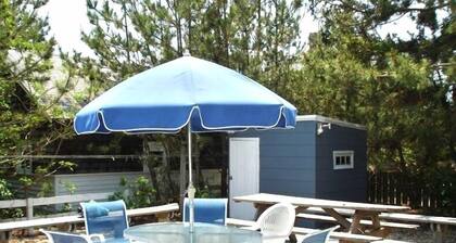 Cape Cod in LEHYC District, Close to Bay Village, Sleeps 14