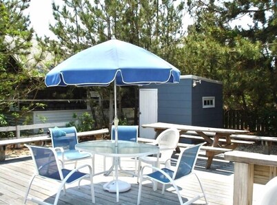 Cape Cod in LEHYC District, Close to Bay Village, Sleeps 14