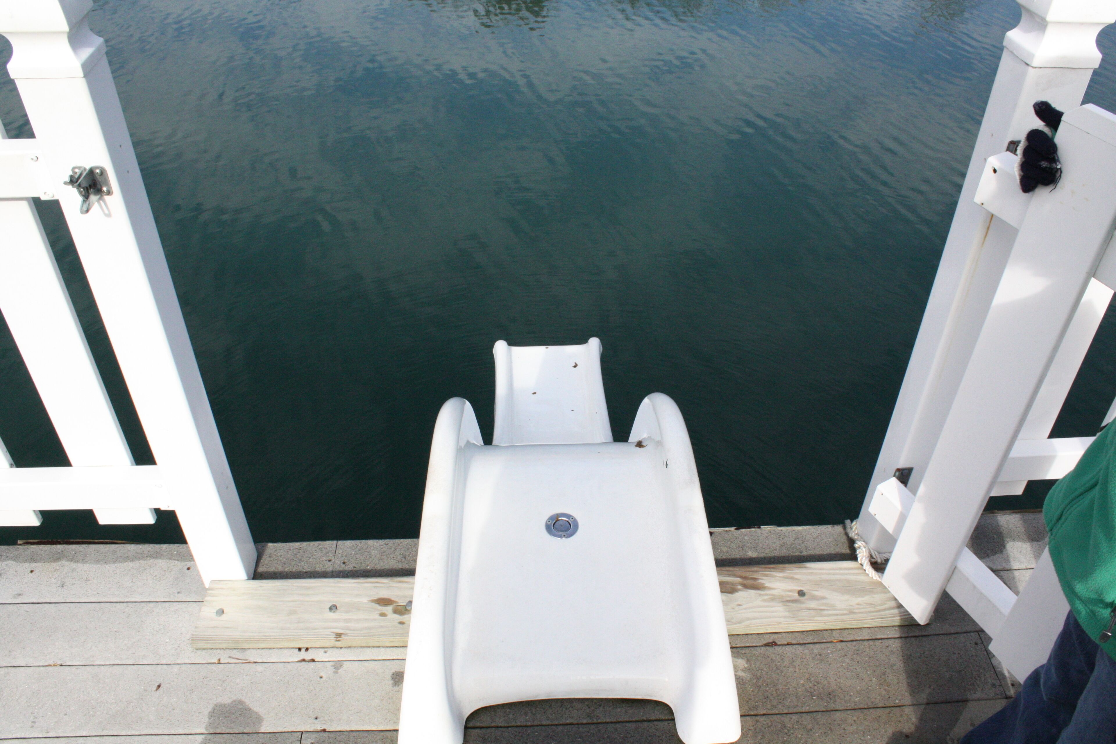 Covered Bar & Dock - Safe Cove 360LB ICE MACHINE Slide Hottub 4MstrBd Canoe WIFI