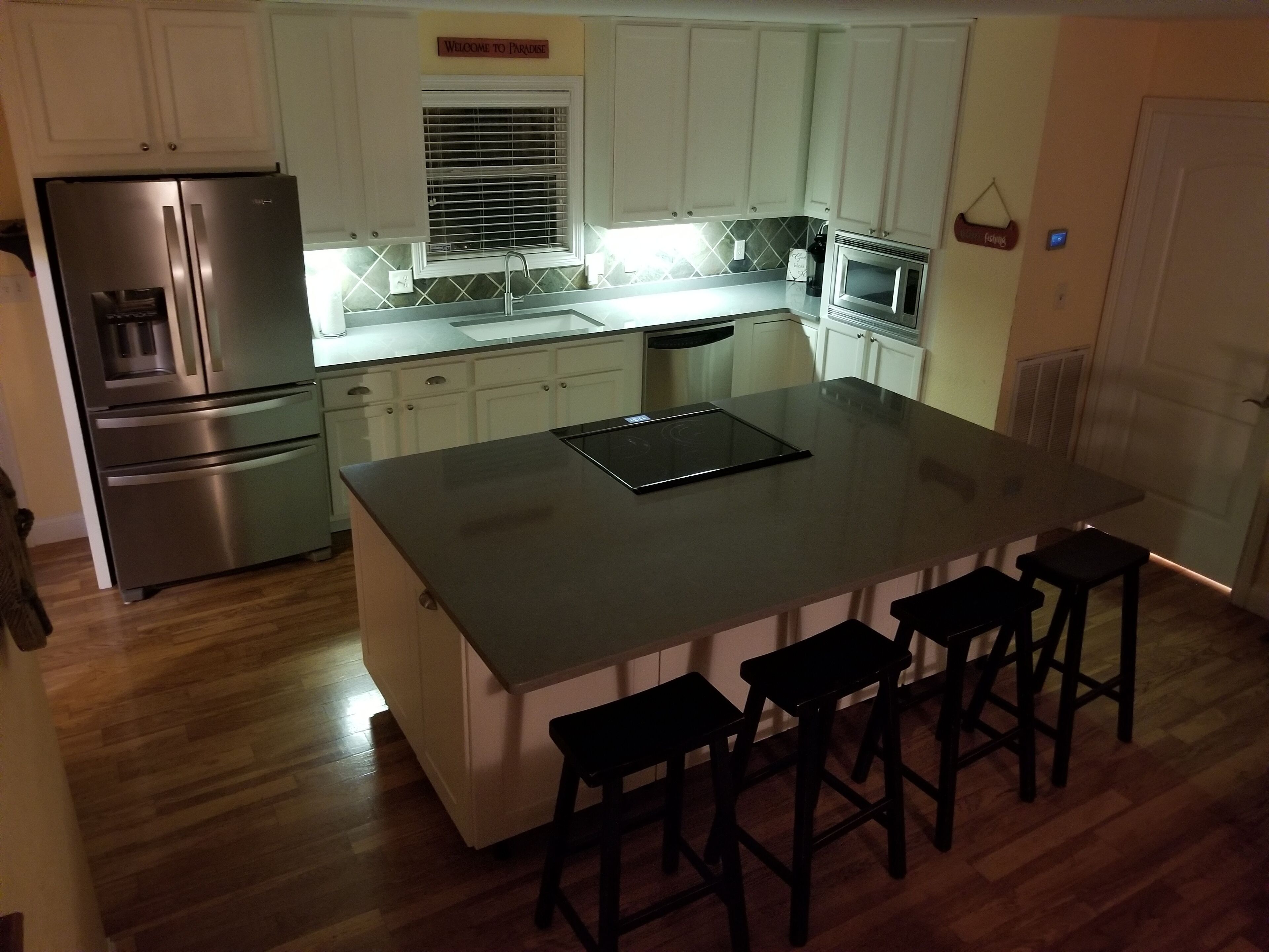 Covered Bar & Dock - Safe Cove 360LB ICE MACHINE Slide Hottub 4MstrBd Canoe WIFI