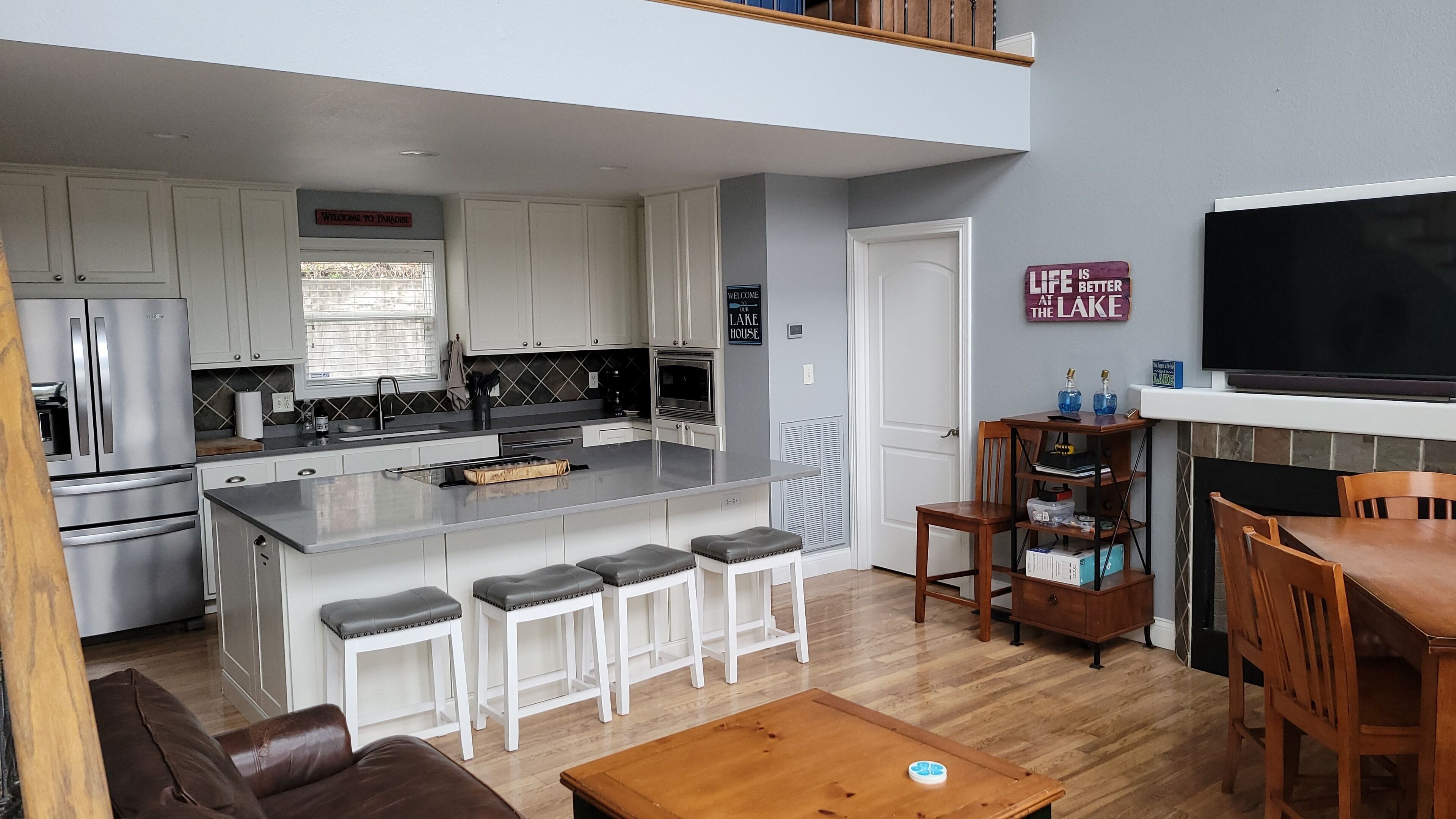 Covered Bar & Dock - Safe Cove 360LB ICE MACHINE Slide Hottub 4MstrBd Canoe WIFI