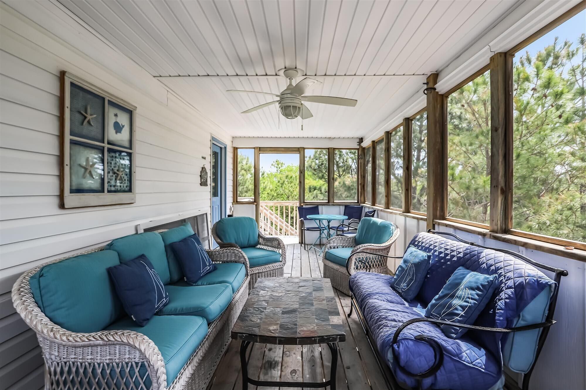 TV, DVD player, table football, stereo