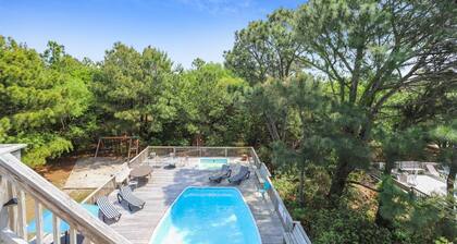 1325 - Whale of Fortune, Family Friendly 6 BD Home, Sleeps 19 w/ Game Room, & Pool!