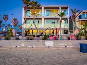 Exterior - Where Mission Beach Comes to Life.
Front Row to the Surf and Sun. (San Diego)