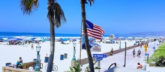 Where Mission Beach Comes to Life.
Front Row to the Surf and Sun.