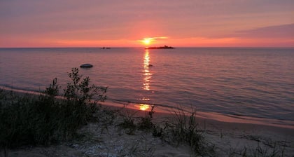 Good Hart Beach Cottage on 100' of Private Beach on Lake Michigan