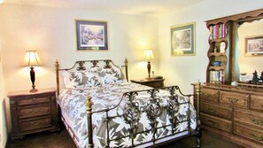 3 bedrooms, iron/ironing board, travel crib, free WiFi