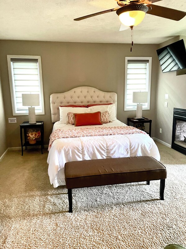 3 bedrooms, desk, iron/ironing board, travel cot