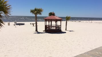 Beach nearby, sun loungers