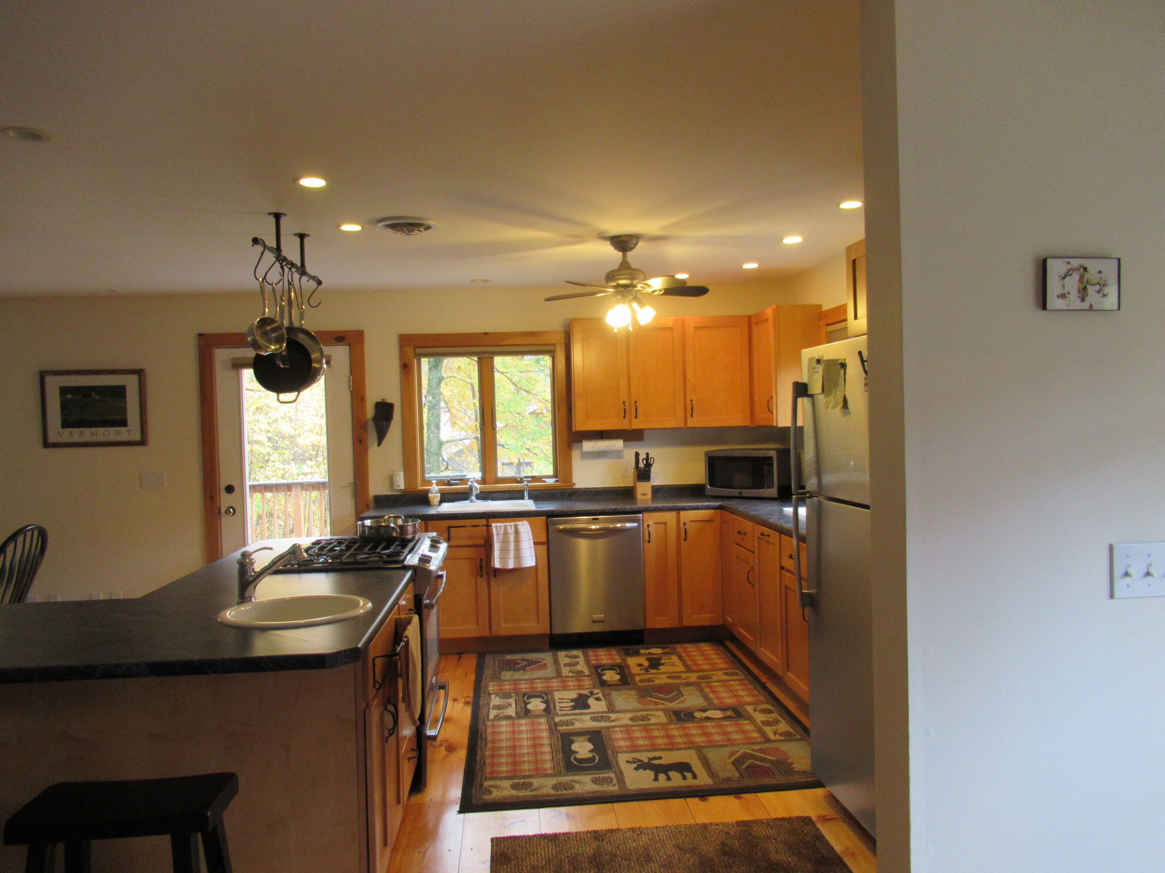 Updated home 3 MIN TO PICO skiing. 15 MIN TO Killington Mtn. LOCATION!!