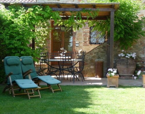 Air Conditioned 15th Century House with Pool on Wine Estate