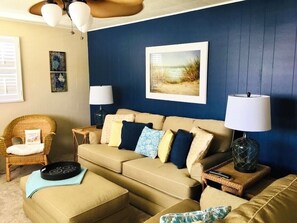 Smart TV, books - Cottage Near the Bay 2.5 blocks to beach & Harpoons. Available June 14 - 16! (North Cape May)