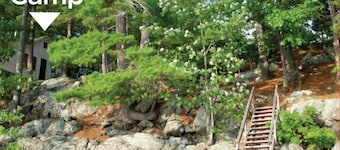 Charming, Private & Peaceful Waterfront Farmhouse, Studio and Camp