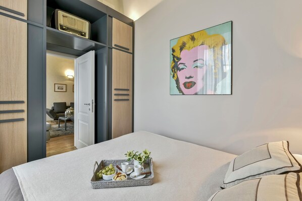 4 bedrooms, in-room safe, iron/ironing board, free WiFi - 4BR • Deluxe Palazzo • Iconic Views • Pitti Palace • Infra-red Sauna • Wine • (Firenze)