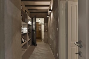 Interior - 4BR • Deluxe Palazzo • Iconic Views • Pitti Palace • Infra-red Sauna • Wine • (Firenze)