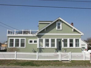 Exterior - VRBO Primer Host Listing *FIRST house off the bay * (Cape May)