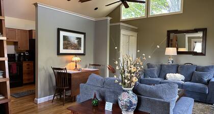 Elegant & Modern Carriage House at Twin Maple Farm