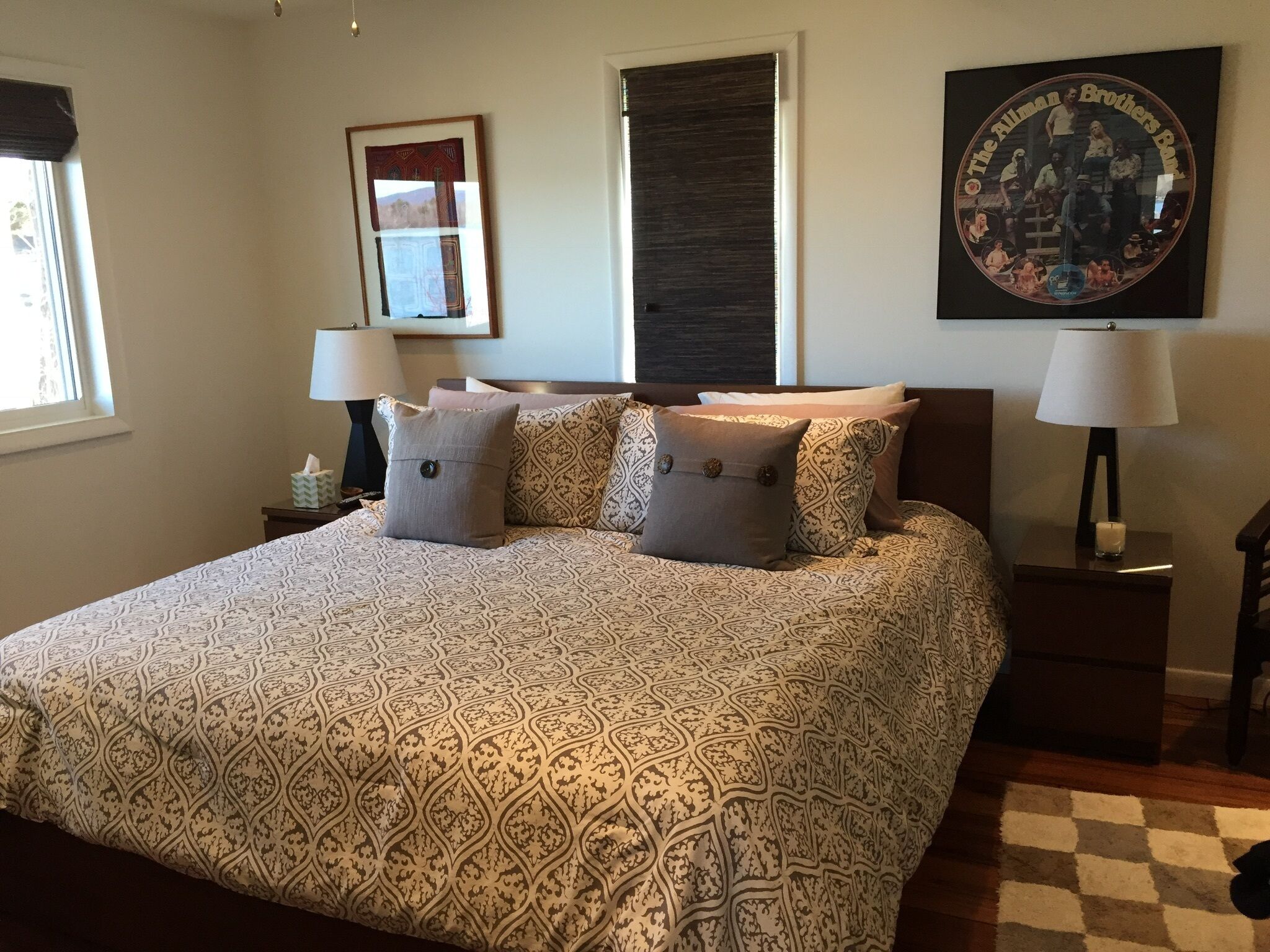 Modern 4 bedroom lakefront house in The Berkshires. 