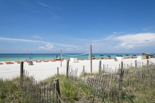 Emerald Isle 1701 - BEACH CHAIRS INCLUDED! Affordable rates!